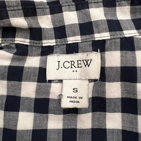 J crew Womans buffalo plaid. Navy/white
Button down,Size small. Good condition - Picture 4 of 5